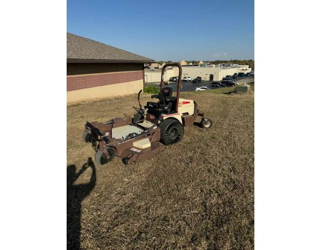 2020 Grasshopper FRONT MOUNT 900D 1.3 LITER Zero Turn at Kearney Lawn and Rental STOCK# 8770 Photo 2